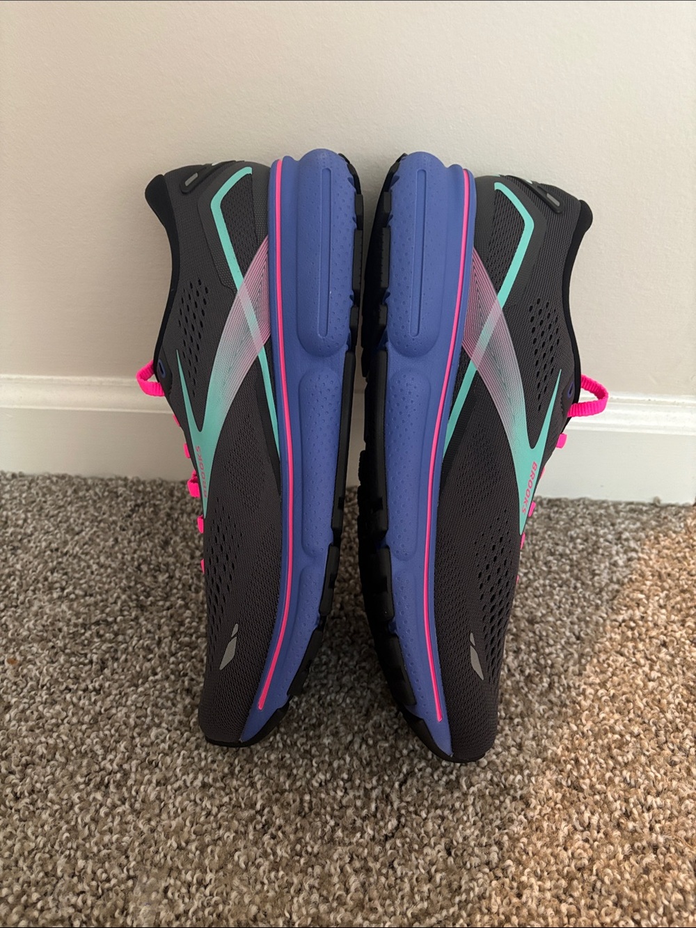 Brooks Ghost 16 (women’s 9.5) - Picture 4 of 7